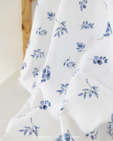 Watercolor leaves delft blue